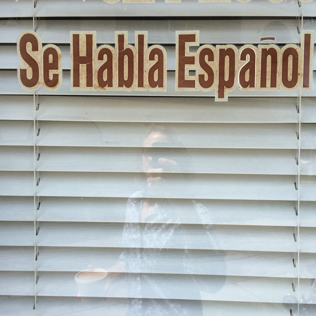 Se habla español speak Spanish